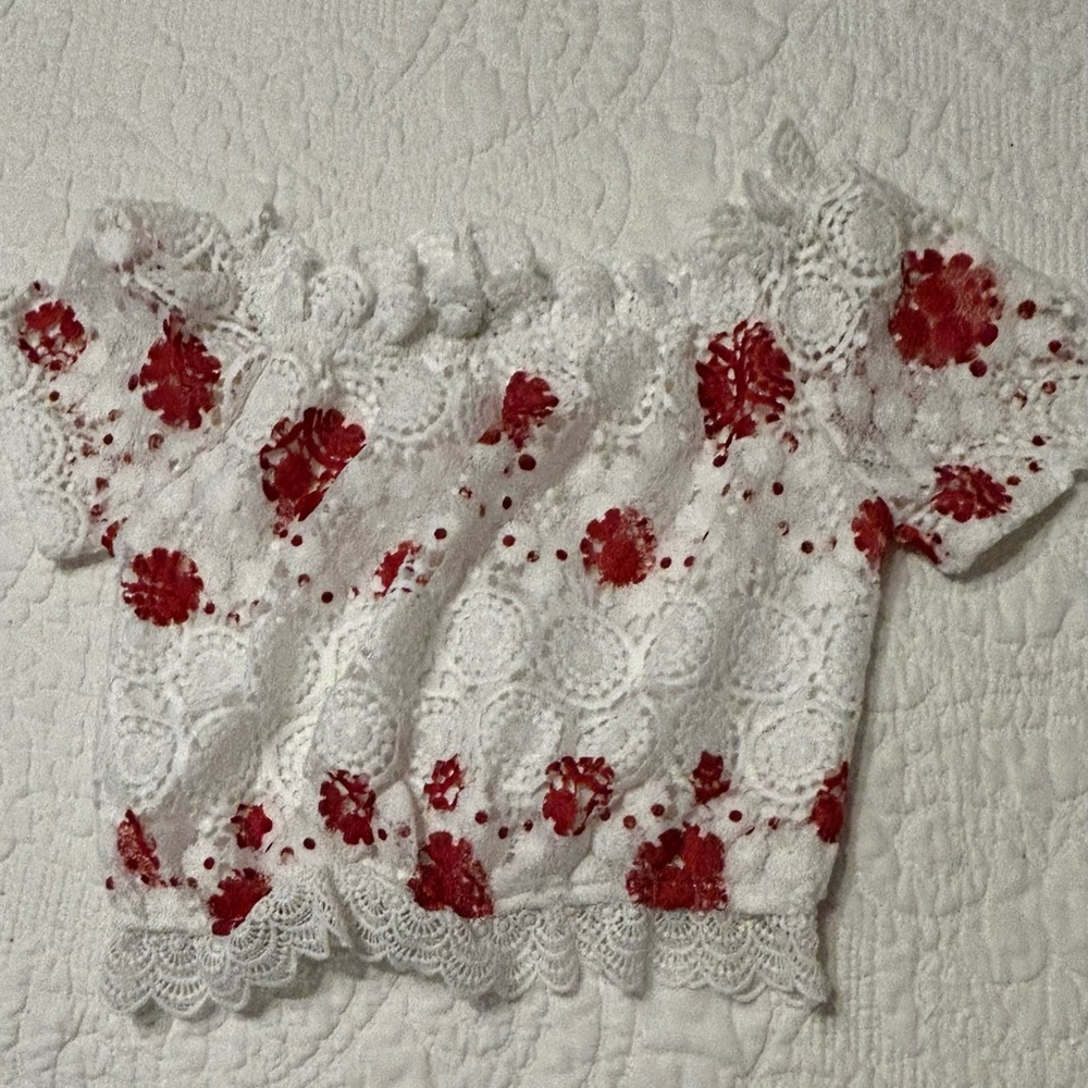 Lacey lined white + red peasant style crop top